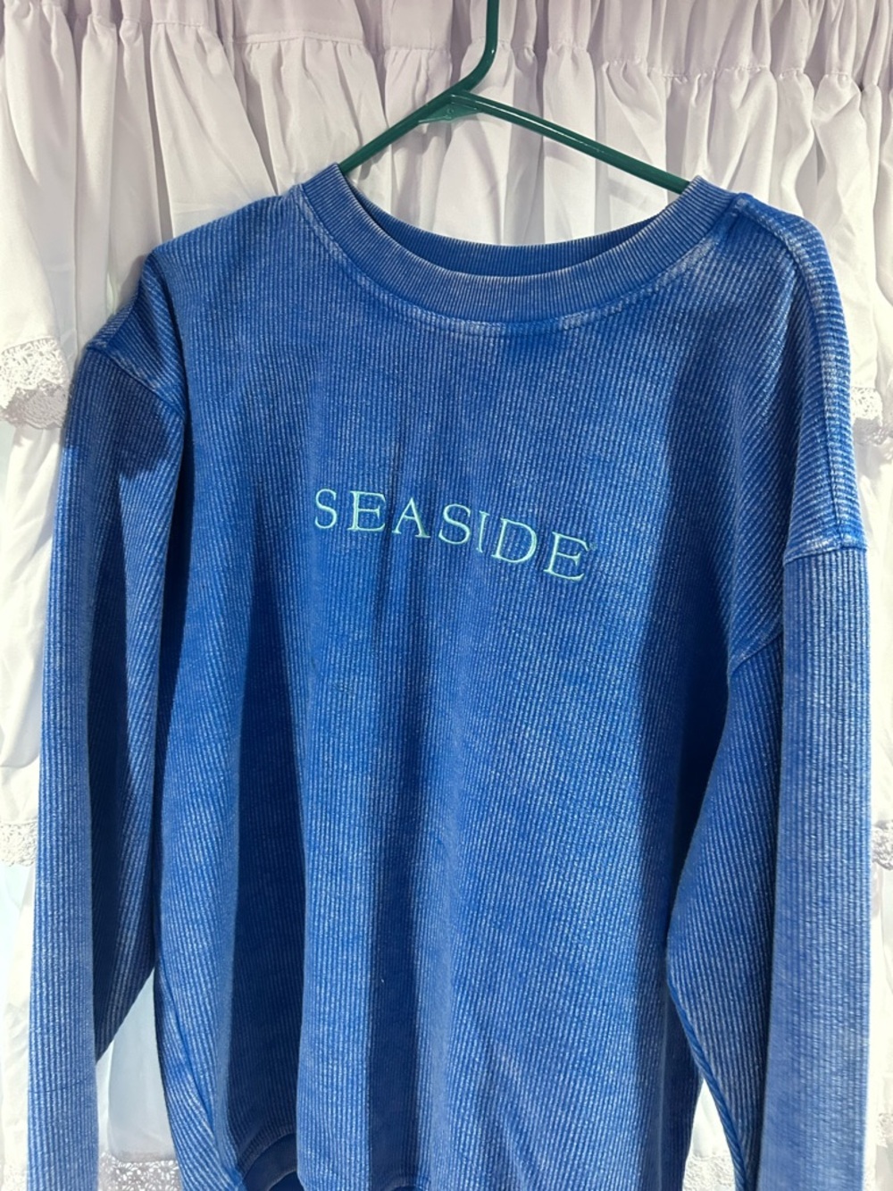 Seaside style sweatshirt